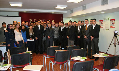 Şubat 2012 Etkin Mağaza ve İnsan Yönetimi Semineri verildi.