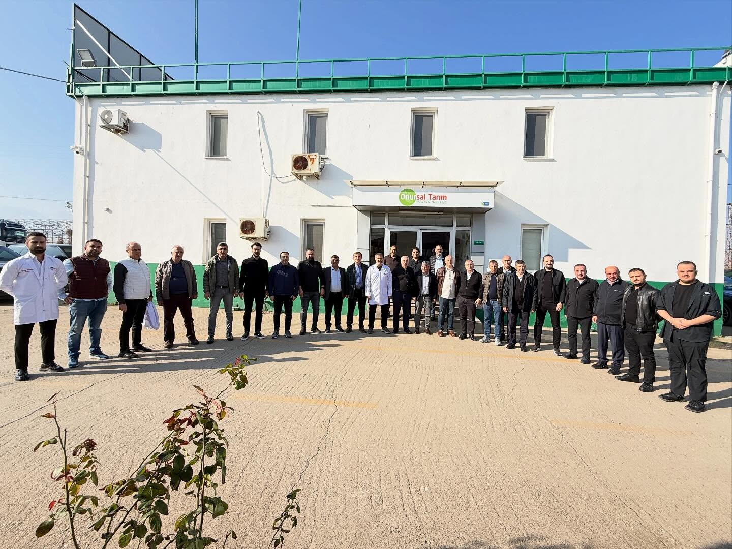 Değerli Üyemiz Onur Market’in Mani “Onursal Tarım İşletmesi”ni, Başkanımız Rahmi Kartal başkanlığındaki İstanbul PERDER heyetimizle birlikte ziyarette bulunduk.