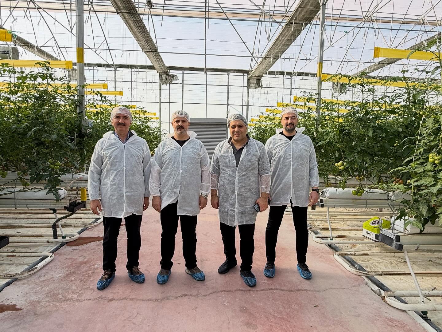 Başkanımız Rahmi Kartal liderliğindeki İstanbul PERDER heyeti olarak, değerli üyemiz Mopaş Market’in Manisa Salihli’deki Mopaş Tarım İşletmesi’ni ziyaret ettik.