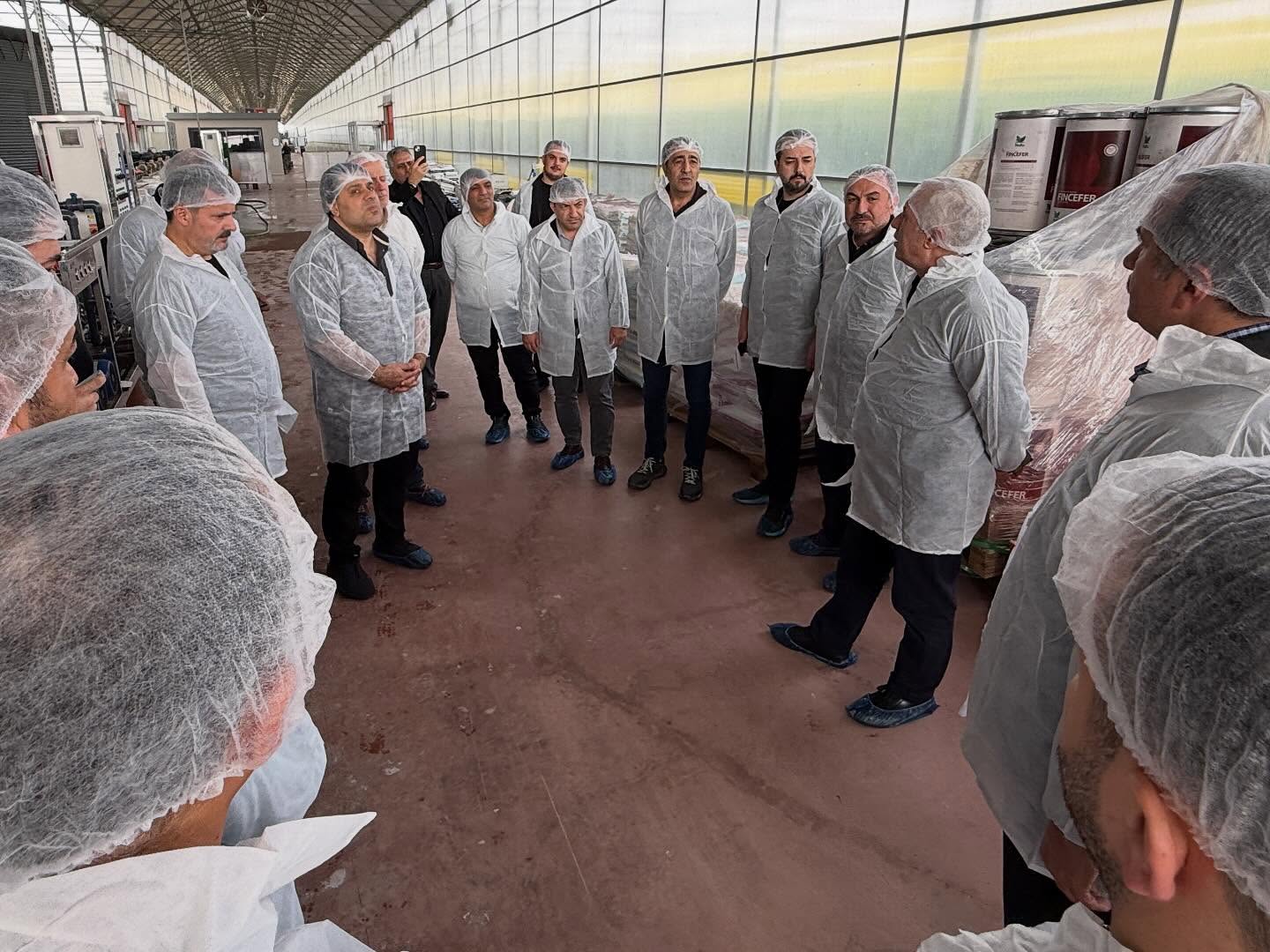 Başkanımız Rahmi Kartal liderliğindeki İstanbul PERDER heyeti olarak, değerli üyemiz Mopaş Market’in Manisa Salihli’deki Mopaş Tarım İşletmesi’ni ziyaret ettik.