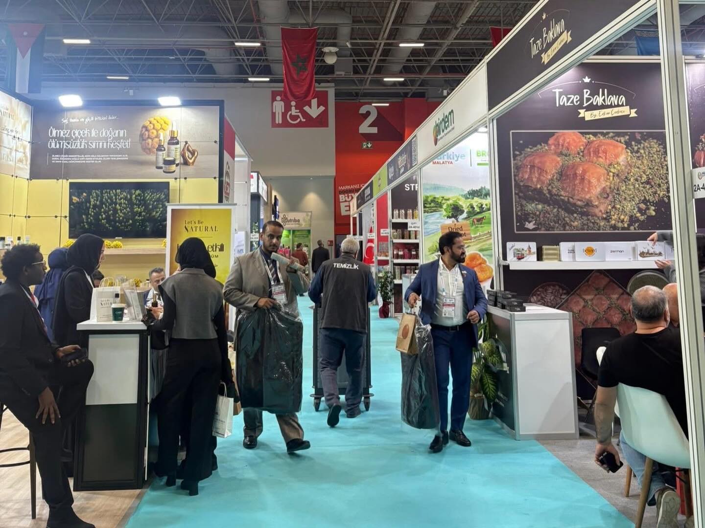 26-29 Kasım tarihlerinde İstanbul Fuar Merkezi’nde düzenlenen İstanbul Helal EXPO Fuarına İstanbul PERDER üyesi profesyonel satın alma heyetimizle katılım sağladık