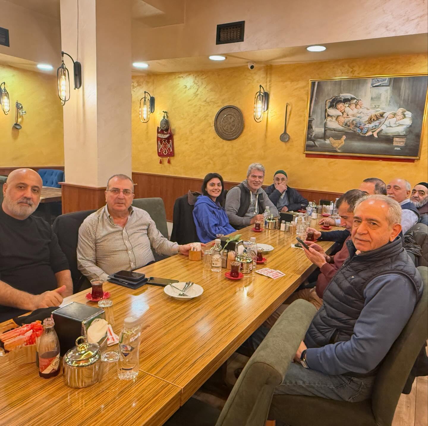Geçmiş Dönem Başkanımız ve Biçen Marketler Yönetim Kurulu Başkanı İhsan Biçen ev sahipliğinde, İstanbul PERDER üyelerimizle Kars yöresel yemeği “Kaz Tandır” eşliğinde bir araya geldik.