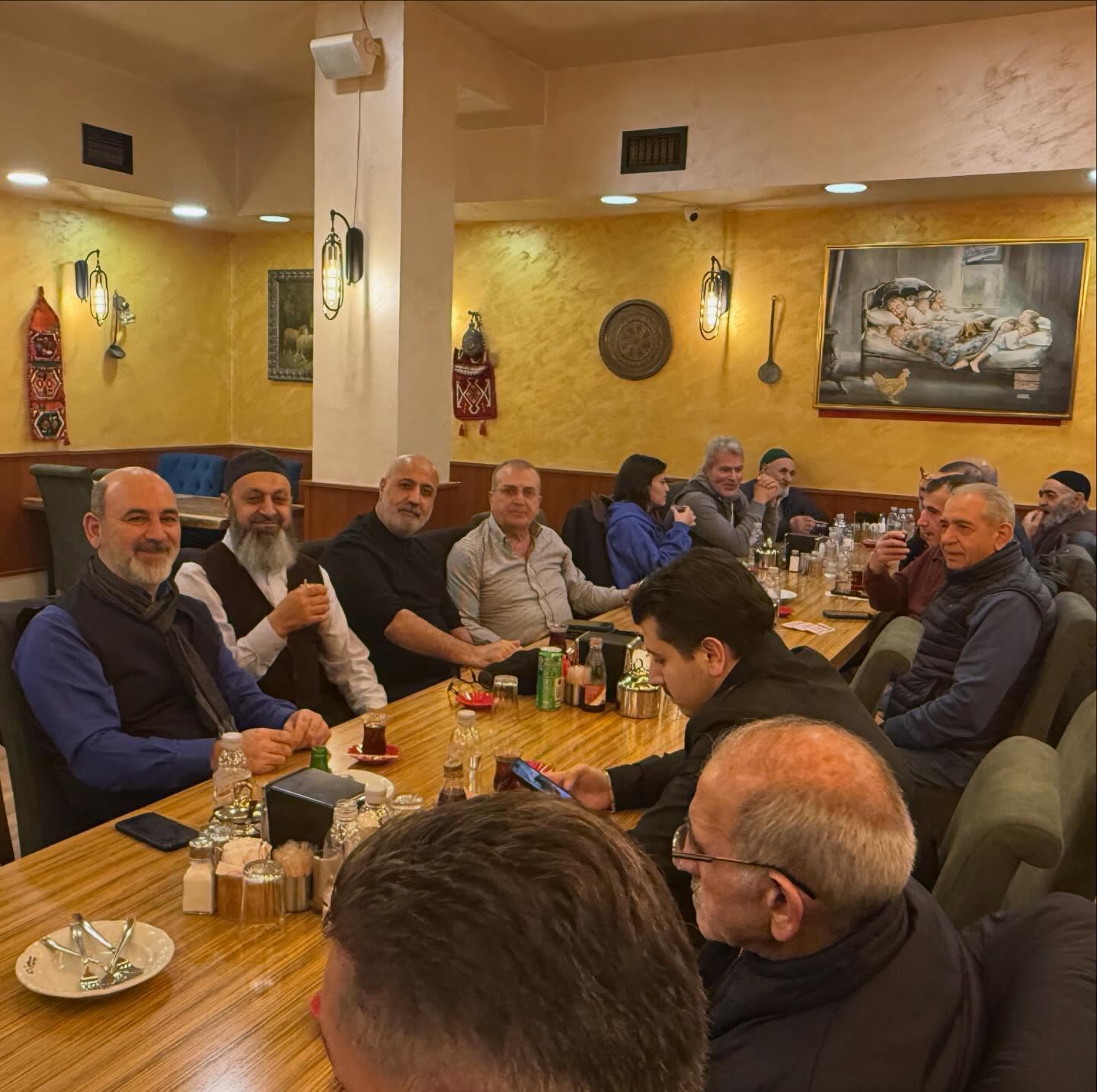 Geçmiş Dönem Başkanımız ve Biçen Marketler Yönetim Kurulu Başkanı İhsan Biçen ev sahipliğinde, İstanbul PERDER üyelerimizle Kars yöresel yemeği “Kaz Tandır” eşliğinde bir araya geldik.